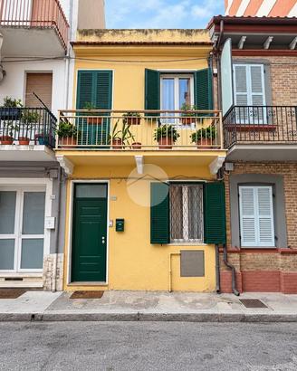 3 LOCALI A CIVITANOVA MARCHE