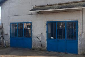 Officina con ponte e botola