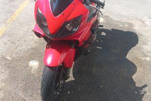 honda cbr 600f anno 2006 valuto permuta con tmax