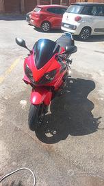 honda cbr 600f anno 2006 valuto permuta con tmax