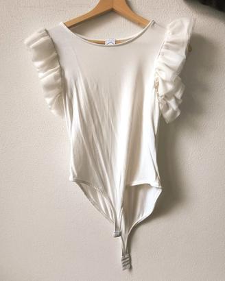 Body bianco con maniche a volant