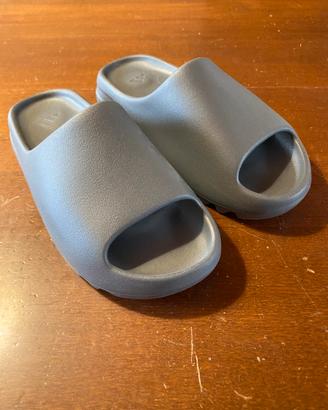 Yeezy Slide