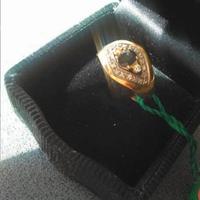 Anello 18 kt con pietre.
