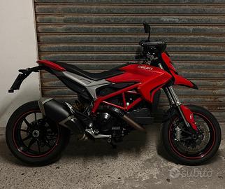 HYPERMOTARD 821