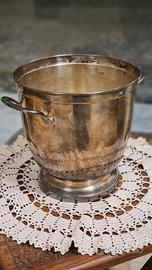 antico secchiello per champagne di OLRI