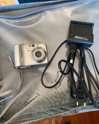 macchina fotografica e telecamera