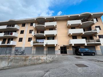 ZAFFERIA - Ampio quadrivani con box auto