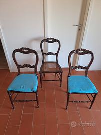 Set di 4 sedie antiche in noce con cuscini 1800