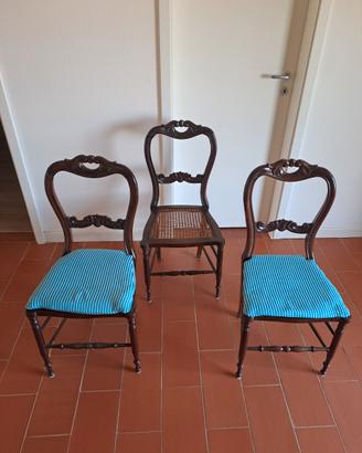 Set di 4 sedie antiche in noce con cuscini 1800