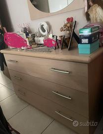 Cassettiera completo di specchio   e due comodini