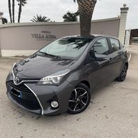 TOYOTA YARIS IPER FULL VERSIONE LOUNGE COME NUOVA