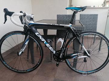 Bici da corsa in carbonio 