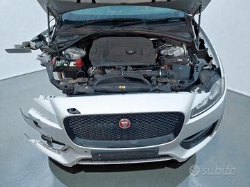 2016 MOTORE 204DTD JAGUAR F-PACE 2.0D R-SPORT 5DR 