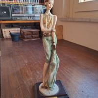 Statuina femminile serie Valentino by Miriam