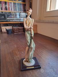 Statuina femminile serie Valentino by Miriam