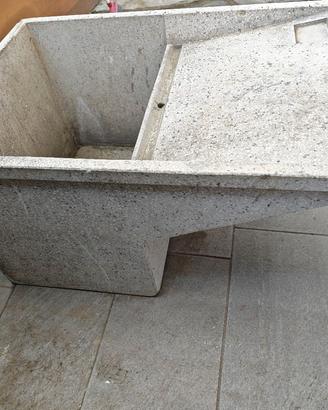Lavatoio da esterno in cemento e marmo