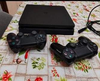 PlayStation 4 Slim 1TB + 2 Controller Originali