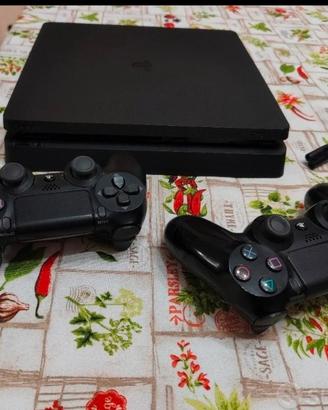PlayStation 4 Slim 1TB + 2 Controller Originali