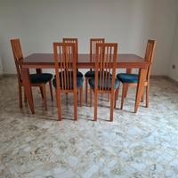 Tavolo con sedie