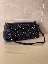 Borsa a tracolla nera con perline