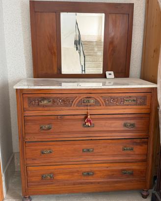 Comò in legno