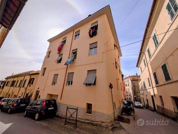 Immobile di 320 m² con più di 5 locali a Tarquinia
