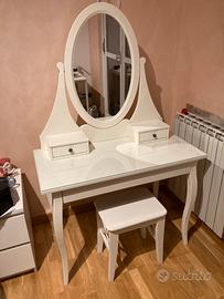 Toeletta con specchio