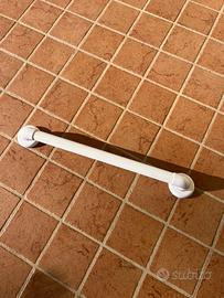 Maniglione per bagno disabili