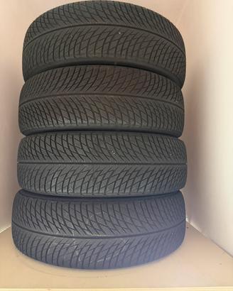 GOMME AUTO SUV