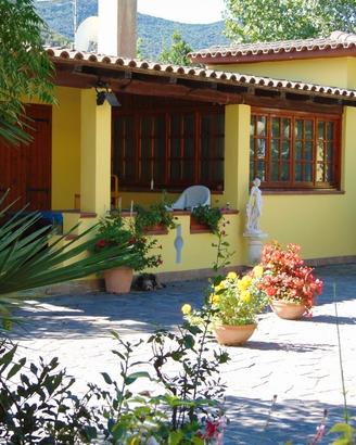 Villino con ampio giardino