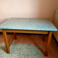 tavolo con sedie 
