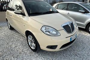 Lancia Ypsilon 1.3 MJT 90 CV Platino