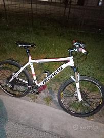 MTB professionale in carbonio Bianchi