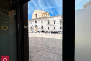 Locale in centro storico con canna fumaria