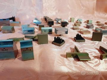 Pulsanti e tasti per amplificatori e piastre