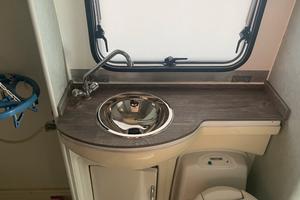 Sostituzione piani lavabi camper
