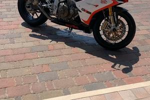 Aprilia rsv4 factory