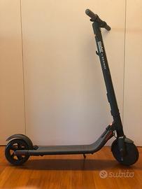 Monopattino Mercedes Ninebot Kickscooter E2
