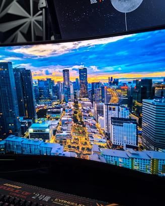 Monitor curvo 32" Samsung neo g8 4k-240hz bianco