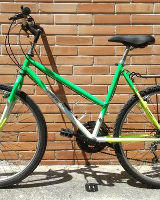 Bicicletta MTB donna adulta.