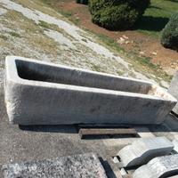 Vasche, colonne , portali ,scalini in pietra