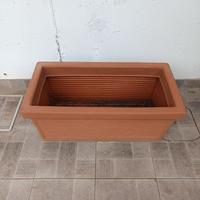 Fioriera in resina (effetto terracotta)