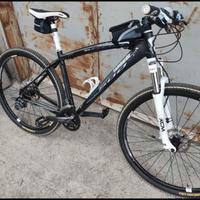 bicicletta mountain bike 