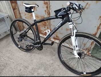 bicicletta mountain bike 