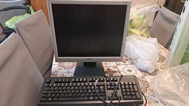 Monitor con tastiera