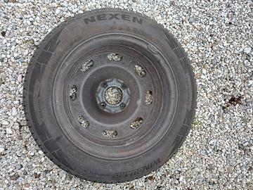  4 gomme da neve  NEXEN 185/60R15  84H con cerchi