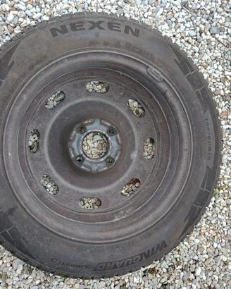  4 gomme da neve  NEXEN 185/60R15  84H con cerchi