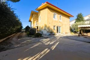 BIFAMILIARE A CIVITANOVA MARCHE