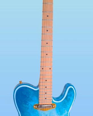 Chitarra di liuteria con frontale in resina