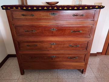 Comò in legno massello 4 cassetti